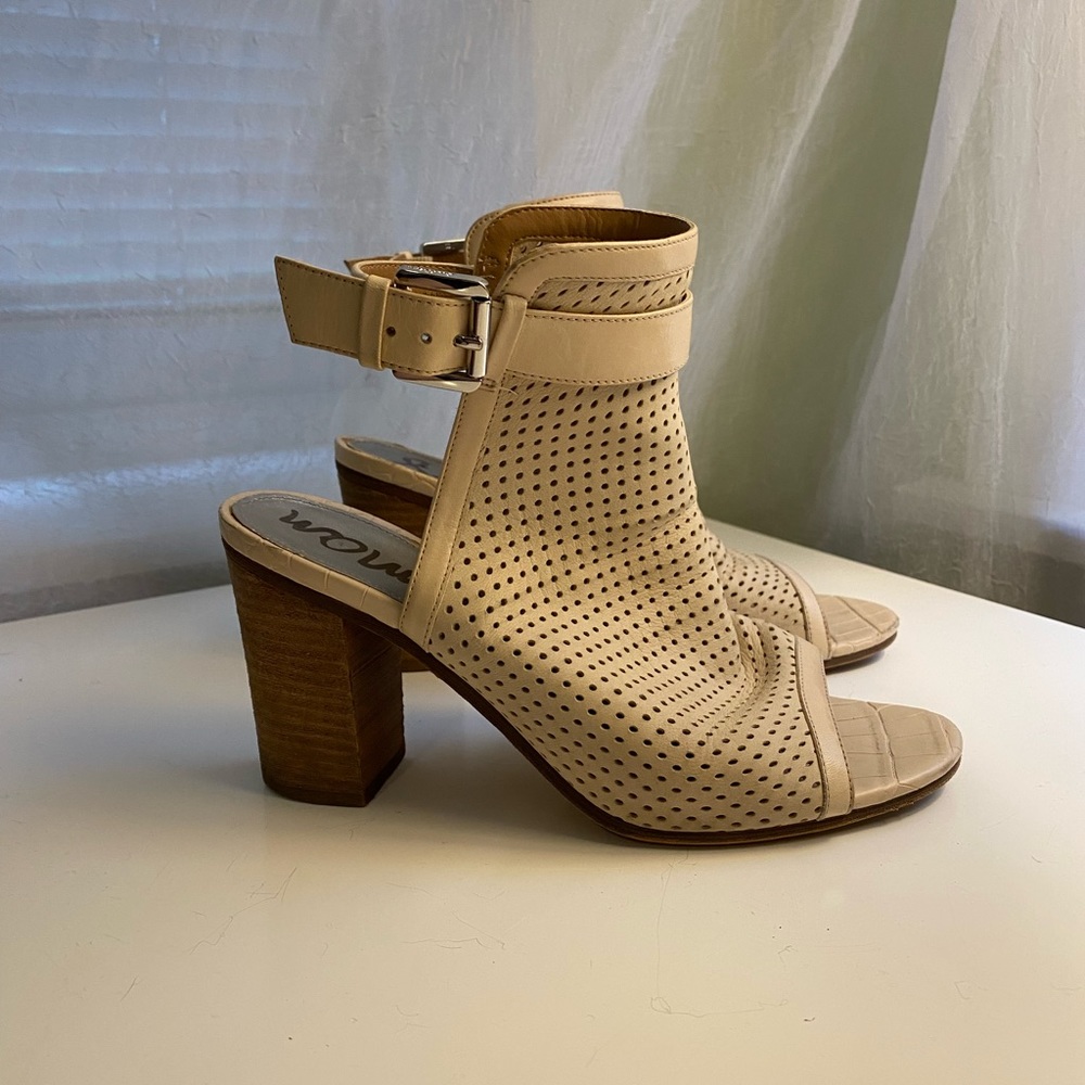 Gently used Sam Edelman block heel sandals.